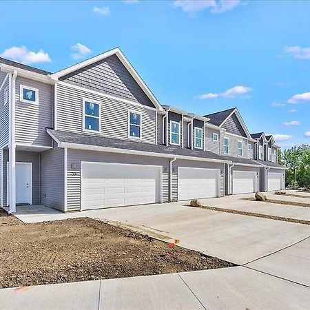 Central Cedar Falls New Construction Townhome! Экстерьер фото